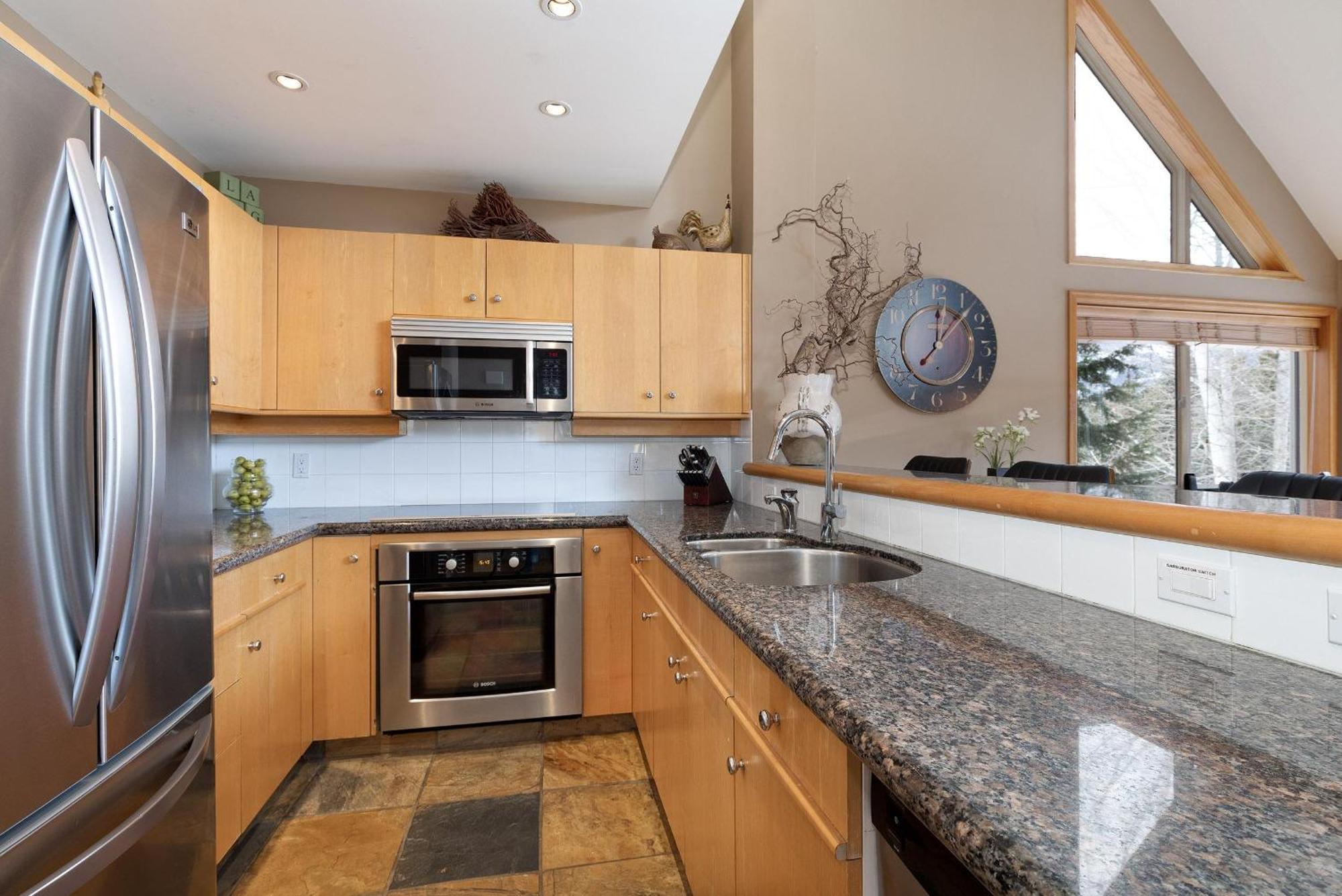 Alpine Greens 8 | Bright Townhome Near Blackcomb, Walk Or Shuttle To Skiing, Secure Parking Whistler Luaran gambar
